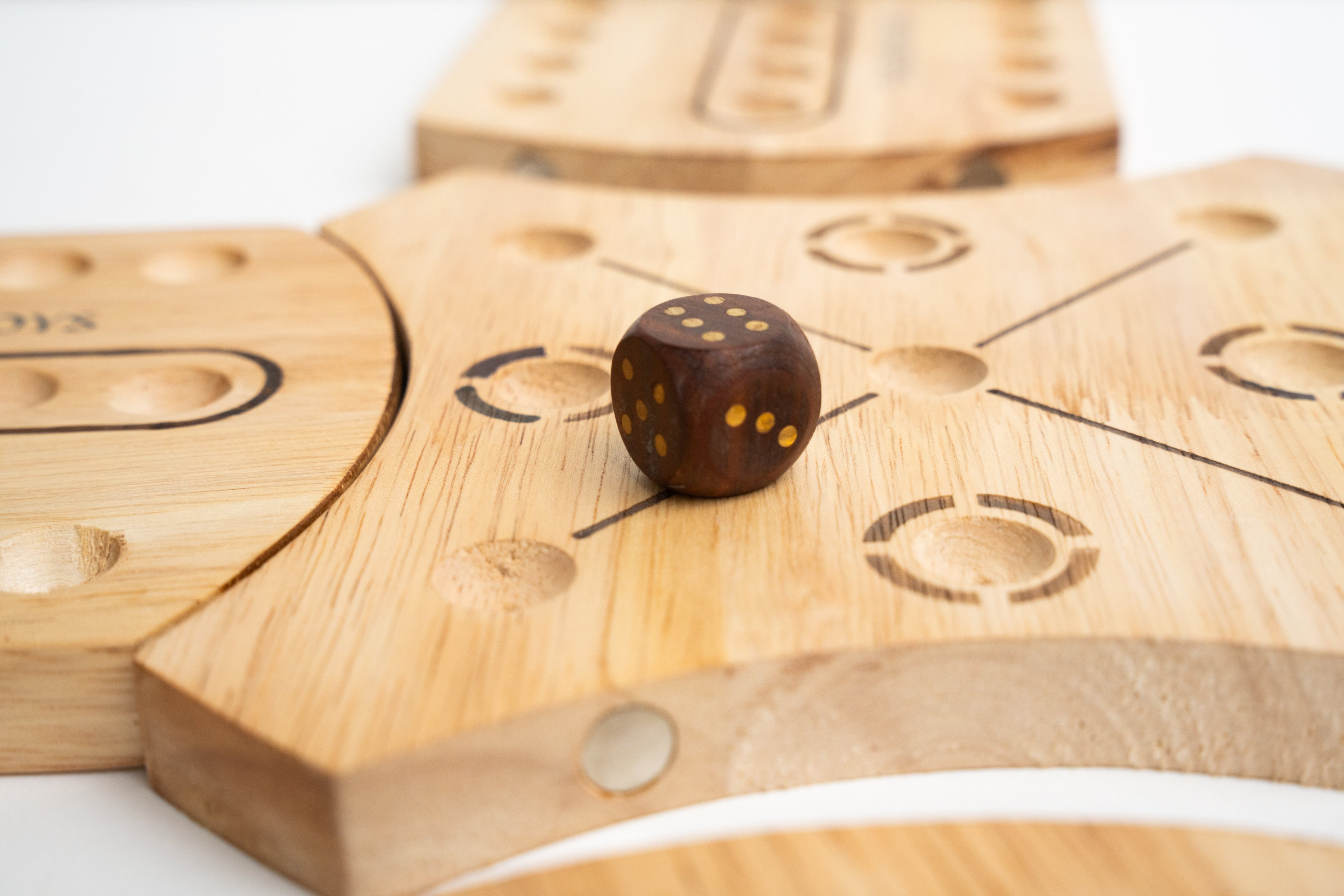 pachisi magnet games